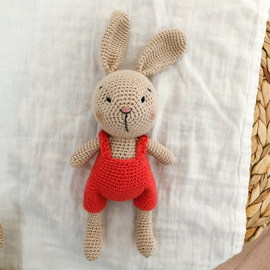 Coniglietto con salopette Coral _ Cotone organico