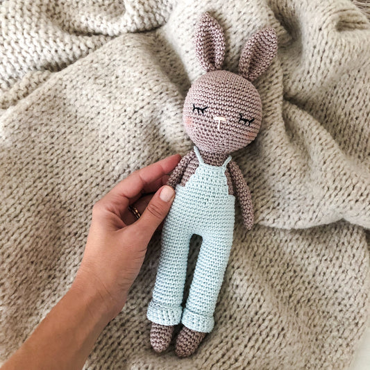 Coniglio grande con Salopette PREORDINE