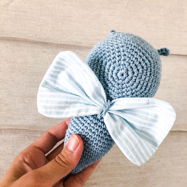 Sonaglio farfalla in cotone organico Blu